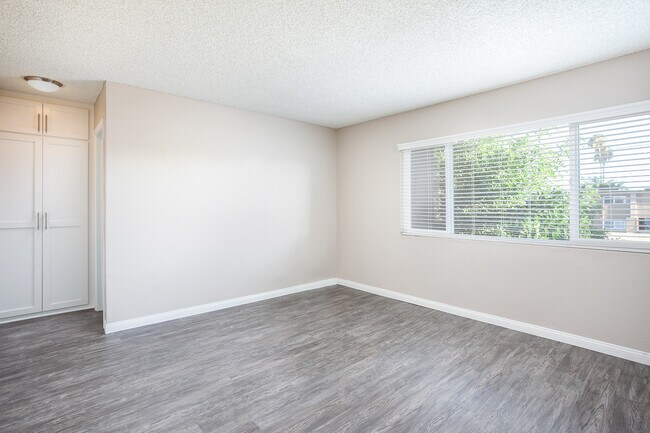 Apartamentos de una, dos y tres habitaciones - The Courtyards Apartments