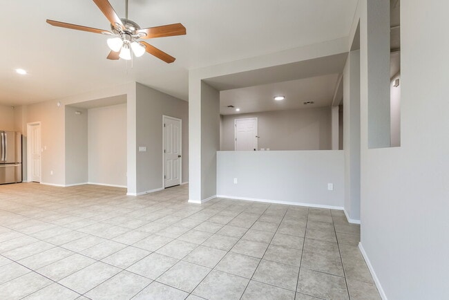 Building Photo - 4961 W Calle Don Alfonso