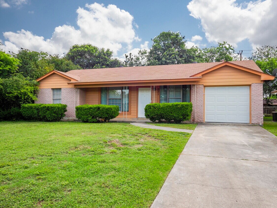221 Scott Ave, Universal City, TX 78148 House Rental in Universal