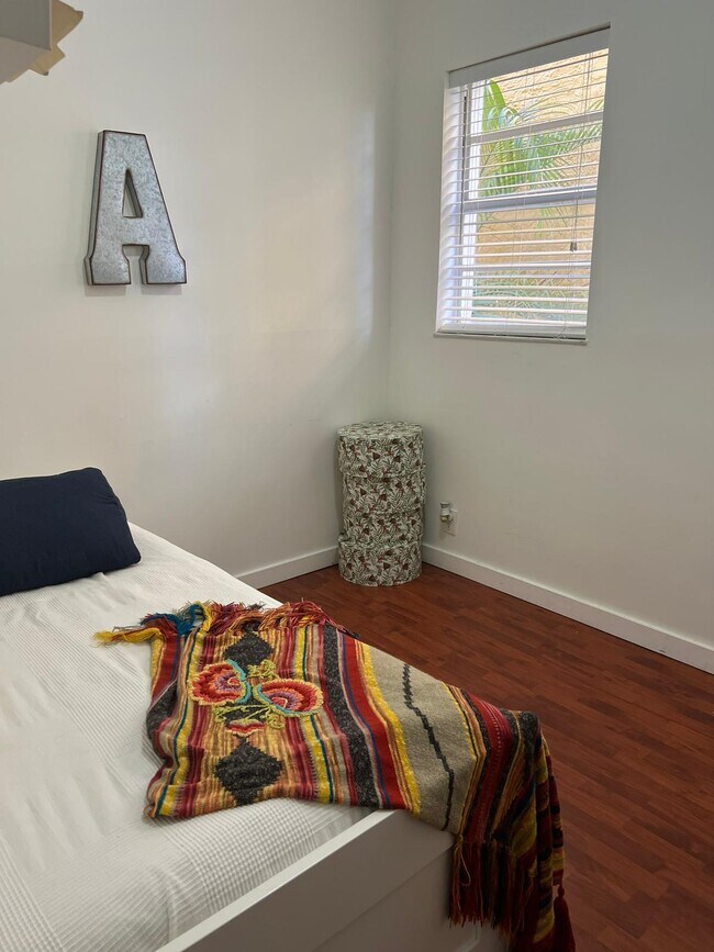 Foto del edificio - 1320 Drexel Ave