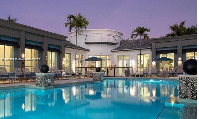 Foto del edificio - 320 Franklin Club Dr