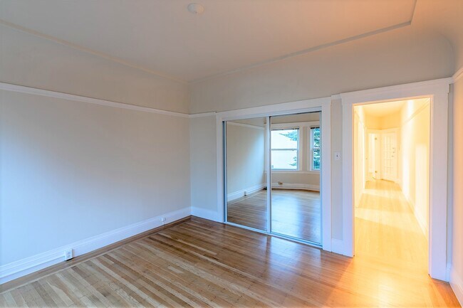 Building Photo - 332 Presidio Ave