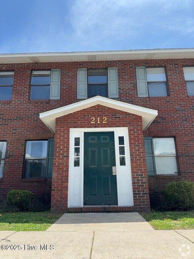 Building Photo - 212 Zack Cir