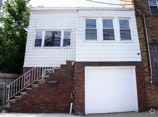 Building Photo - 6109 Meadowview Ave