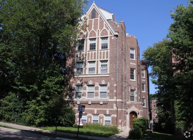 Building Photo - 211 Custer Ave