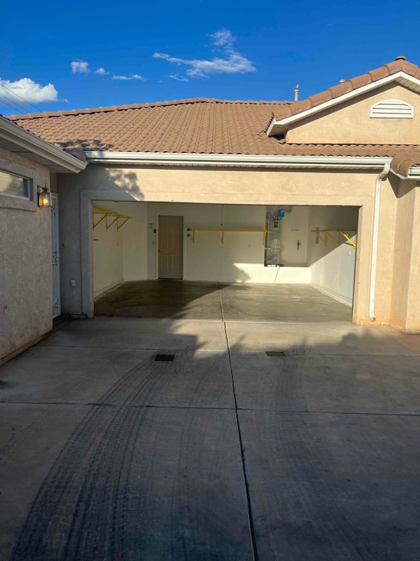 Building Photo - 2056 E Middleton Dr
