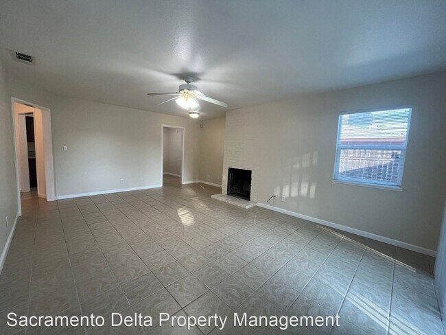 Building Photo - 3 br, 1 bath House - 1320 Rushden Drive