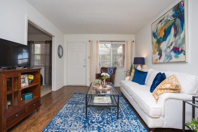 2HAB, 2BA - 1,150 ft² - Edenborn Courts and Gardens