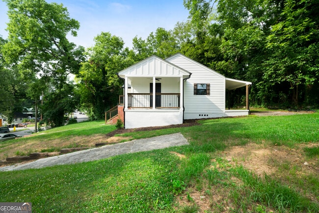 Building Photo - 515 Harper Ave SW