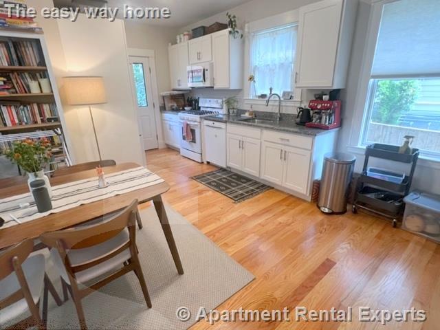 Primary Photo - Spectacular Gut Renovation Steps to Redlin...