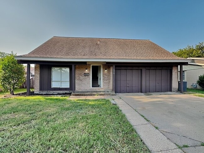 Building Photo - 1514 Regina Ct S