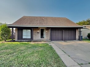 Building Photo - 1514 Regina Ct S