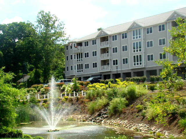 Building Photo - 435 Fountain Vw