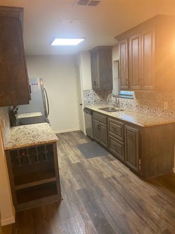 Foto del edificio - 1002 Meadowlark Ln