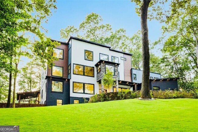 Building Photo - 1198 Milmar Dr NW