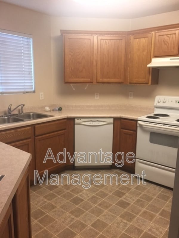 Building Photo - 105 Daybreak Ln