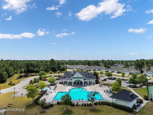 Foto del edificio - 3121 Lobelia Ln