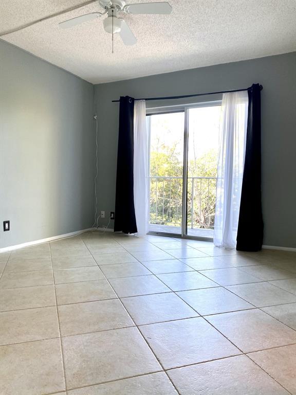 Foto del edificio - 1407 NE 56th St