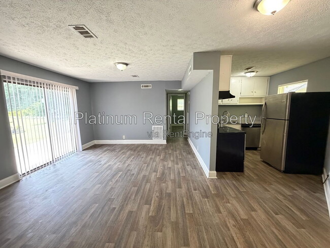 Building Photo - 1512 Waverly Way