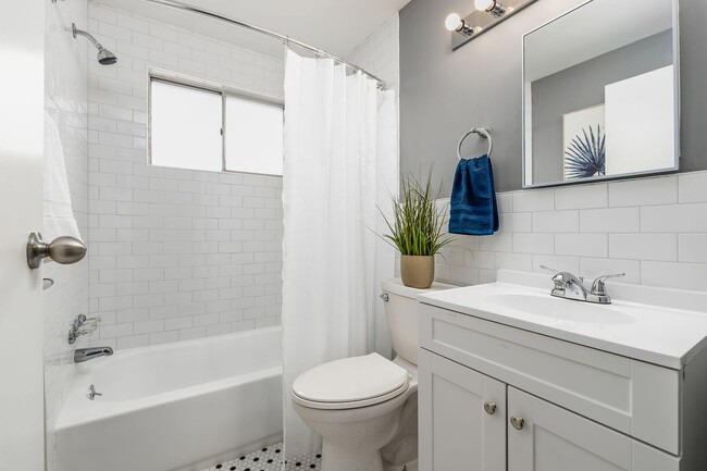 Interior Photo - Courtyard Townhomes