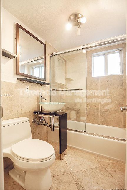 Foto principal - 150 SW 10th St