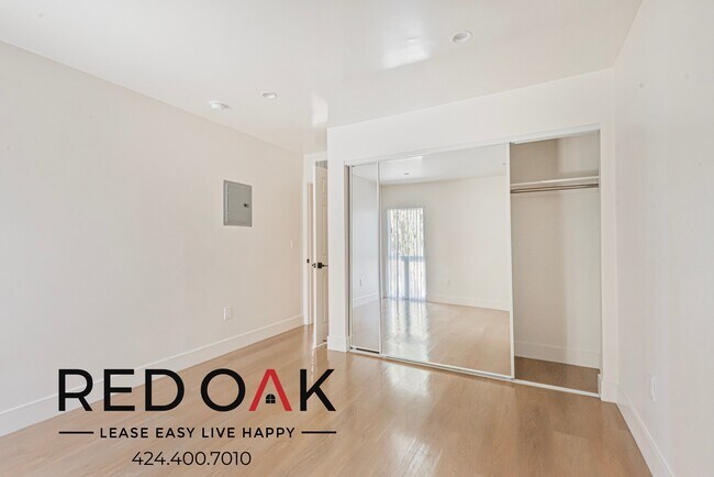 Foto del edificio - 17830 Sherman Way