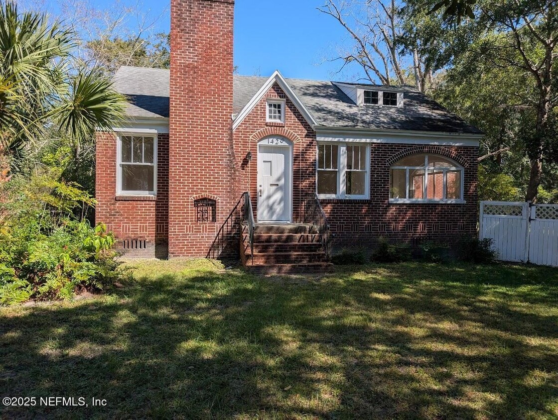 Foto principal - 1429 Azalea Dr