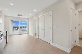 Interior Photo - The Lyle on Broad