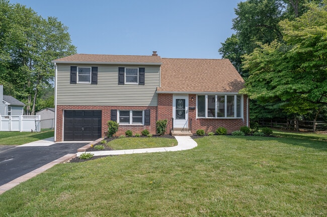 Building Photo - 503 Poplar Rd