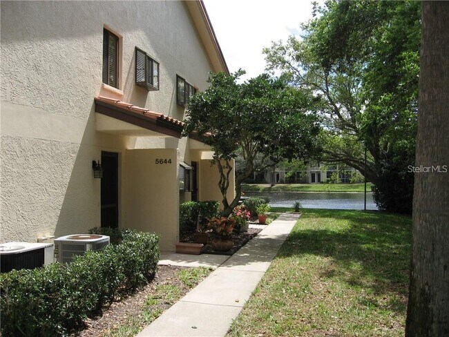 Foto del edificio - 5644 Gardens Dr