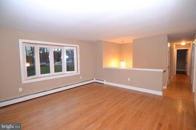 Foto del edificio - 1079 W Kings Hwy