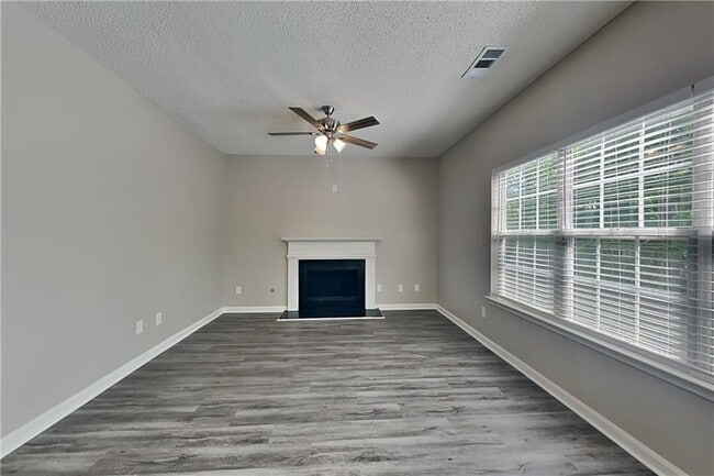 Building Photo - 2150 Beckenham Pl