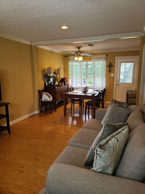 Primary Photo - 6742 Feldspar St