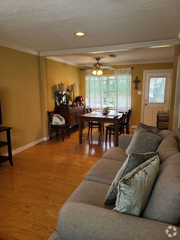 Building Photo - 6742 Feldspar St