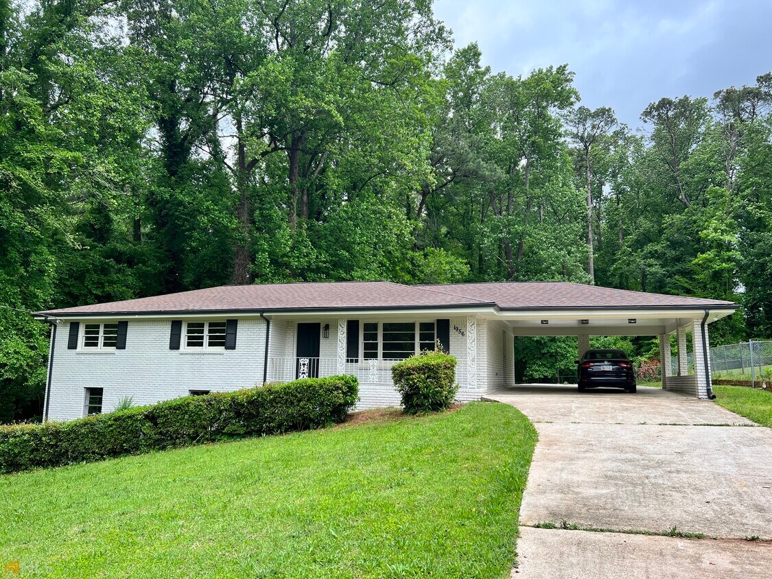 1956 Silver Creek Dr, Austell, GA 30168 House Rental in Austell, GA