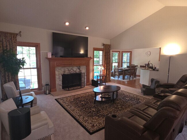 Foto del edificio - 3 bedroom executive ranch in Sussex