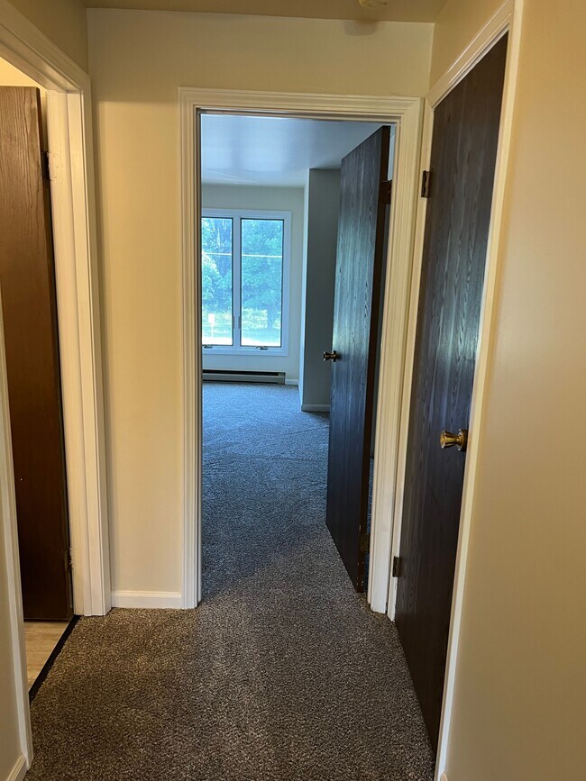 Foto del edificio - 389 Davison Rd