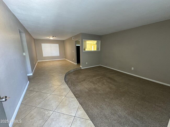 Foto del edificio - 4639 W Ruth Ave