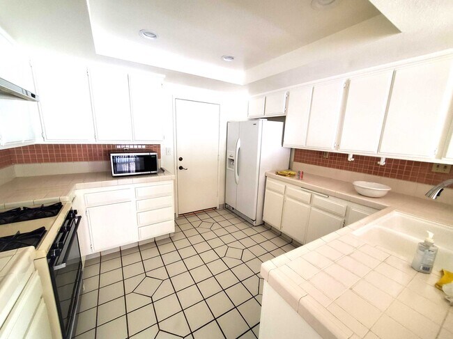 Foto del edificio - 16807 Camden Ln