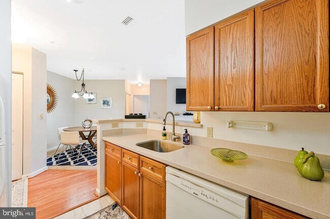 Foto del edificio - 2204 Westcourt Ln