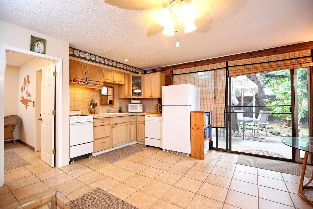 Primary Photo - 21 N Kalaheo Ave