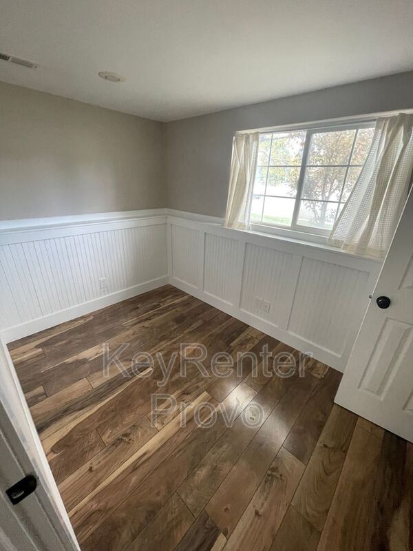 Building Photo - 544 Woods Dr