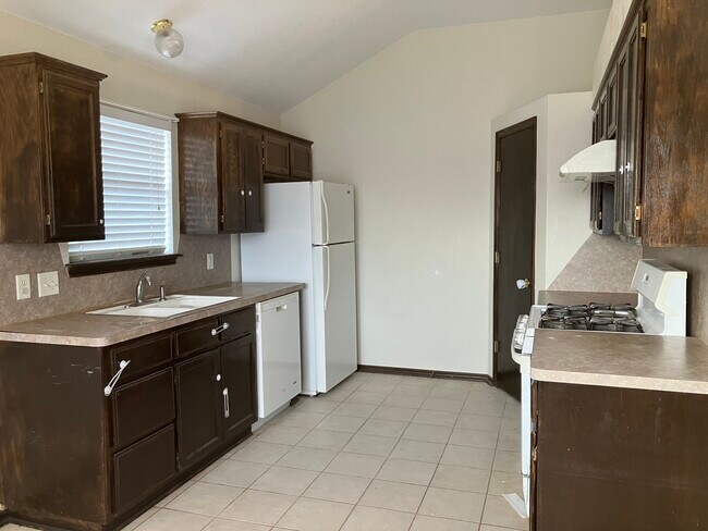 Foto del edificio - 16300 Seminole Dr