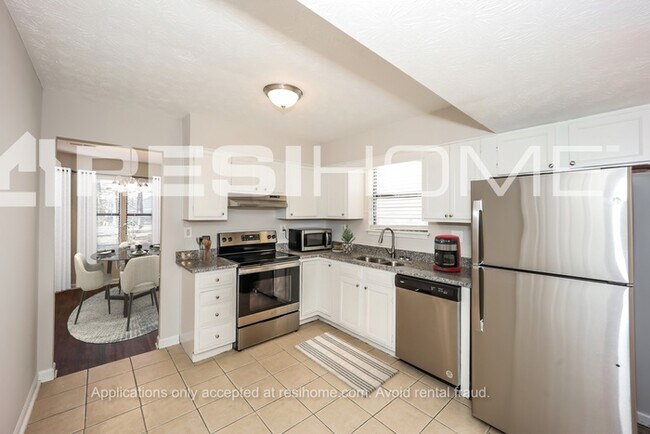 Foto del edificio - 6554 River Glen Dr