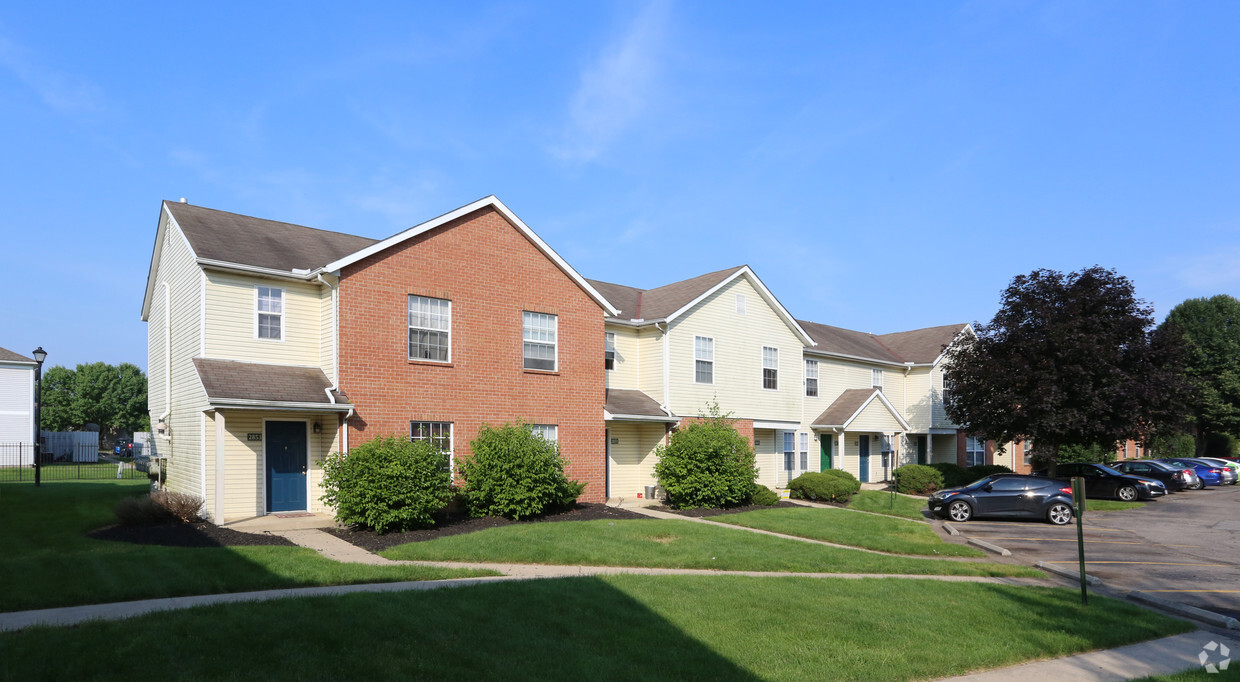 Foto principal - Madison Grove Townhomes