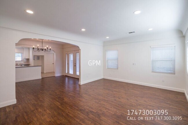 Foto del edificio - 917 Monterey Rd