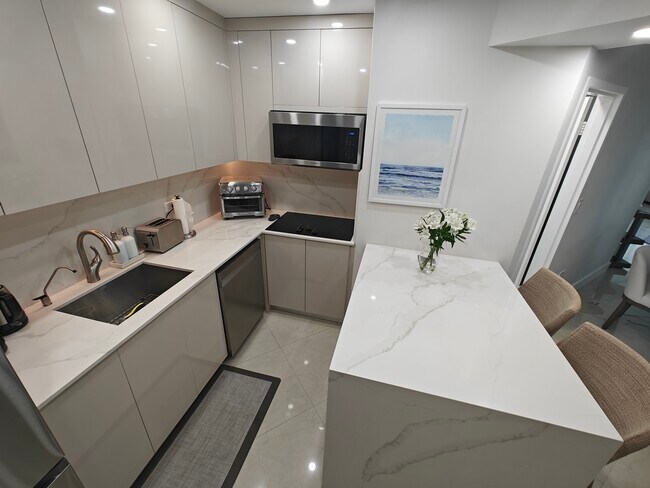 Foto del edificio - 825 Brickell Bay Dr