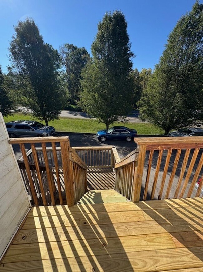 Foto del edificio - 2 Bed, 3 Bath Condo with Garage and  Flex ...