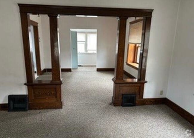 Building Photo - 207 S Mantua St