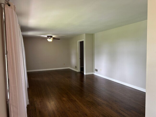 Foto del edificio - 808 12th Ave NE